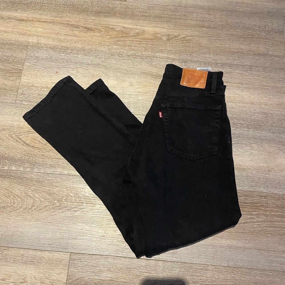 Levi’s 501 cropped black jeans in great condition